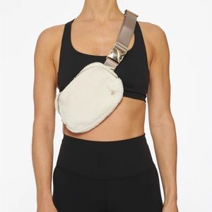 Lululemon Sherpa belt bag